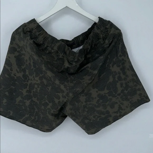 Vuori Men’s Camo Athletic Shorts Olive Green Size L Performance Lined - Picture 6 of 12